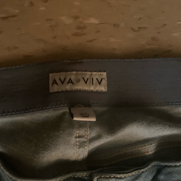 Plus size light blue jeans. - Picture 2 of 3